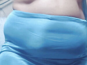 Nice  Chubby Curvy Shemale Shows of Her Things