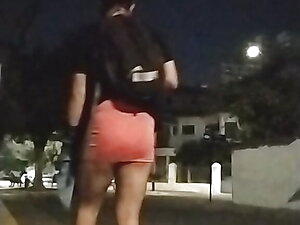 Feeling using vibrating plug on the street